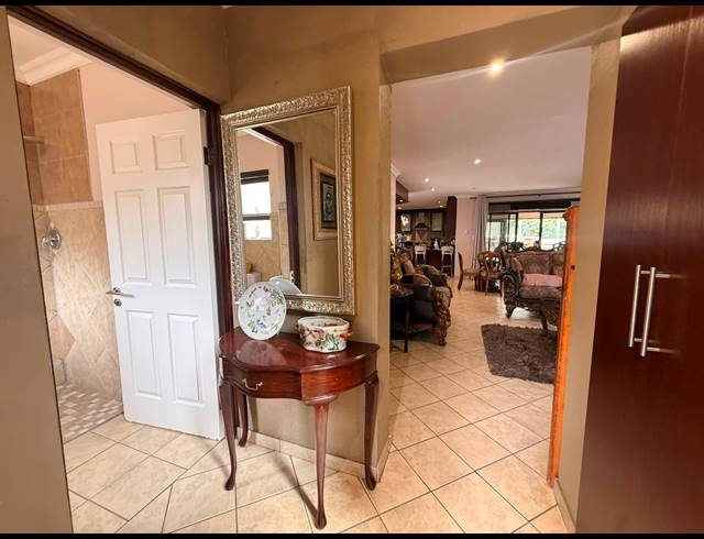 3 BEDROOM TOWNHOUSE FOR SALE IN SAFARI GARDENS